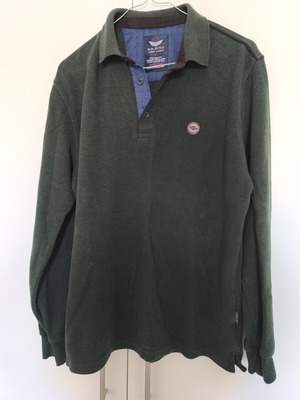 Soft green men's polo-type sweater like new, size M