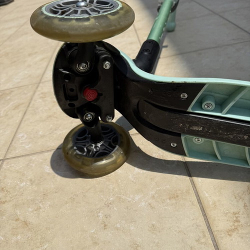 Globber scooter used, mint color, adjustable handlebar, kids 3+