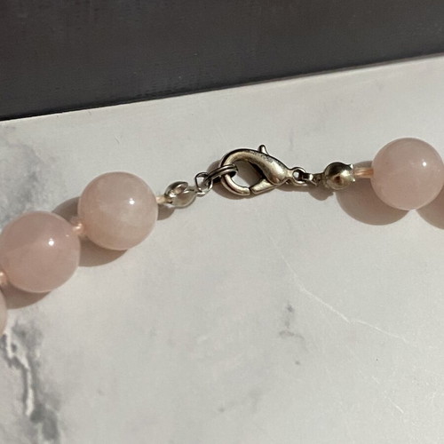 Necklace with rose quartz beads like new