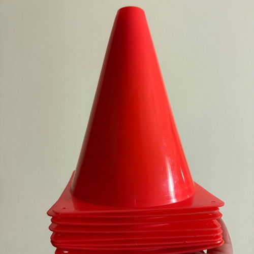 Small plastic cones pack of 8, like new