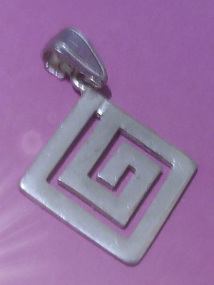Silver 925 pendant with meander design