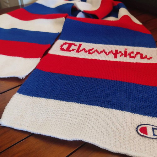 Champion USA scarf like new, collectible