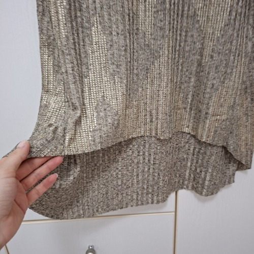 Enzzo blouse new, size small, gold color