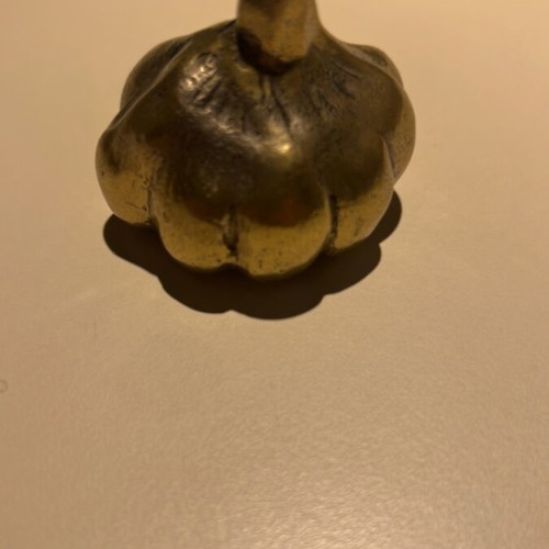 Brass paperweight garlic shape like new, 270 gr