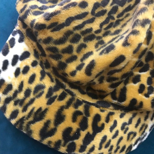 Bucket hat leopard print used, soft plush fabric
