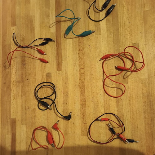 Cables with banana and crocodile clips, pack