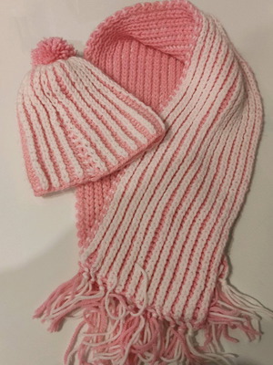 Handmade hat and scarf set like new, for age 3-5 years, white and pink