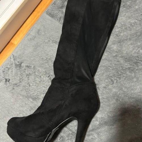 Stiletto boots like new, size 39, black, knee-high