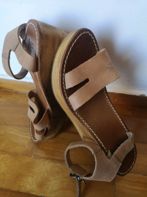 Zara sandal used, wooden platform, size 38, beige