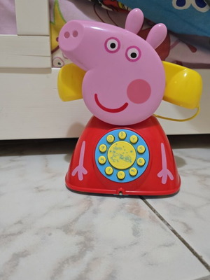 Peppa phone used with sounds and melody