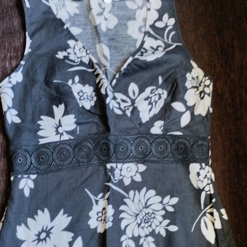 Marks & Spencer sleeveless blouse new, floral, size M