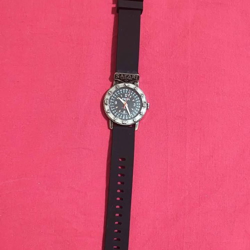 Safari Trophy wristwatch like new, vintage style