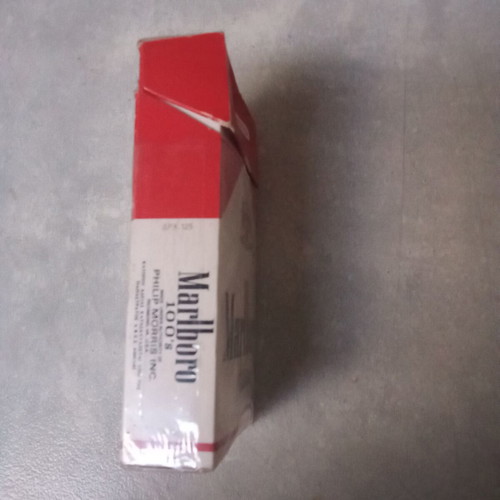 Marlboro 100 S cigarette pack used, Greek, 1980s collectible