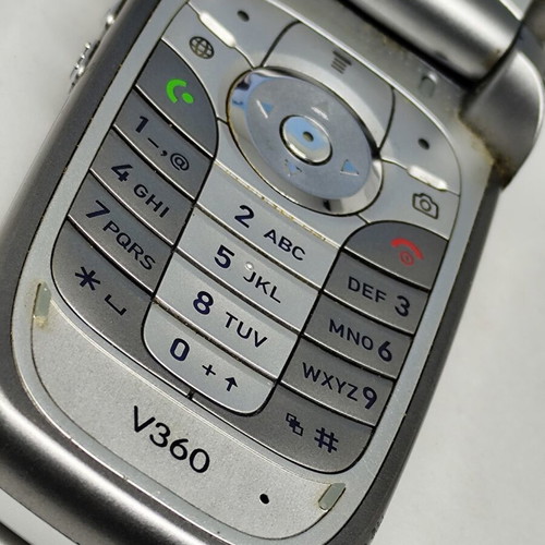 Motorola V360 Retro Flip Phone like new with Greek menu and accessories