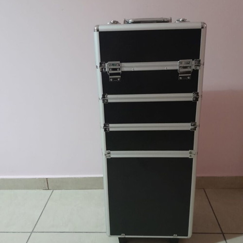 Multifunctional Aesthetic Case like new