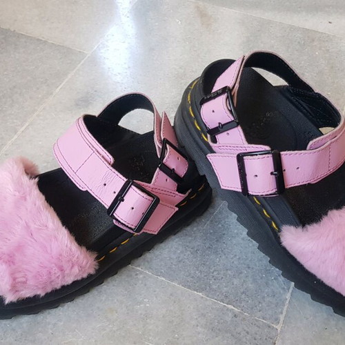 Dr Martens sandals with pink fur like new, size 37