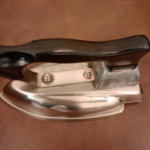 Collectible iron with cable works normally!!!