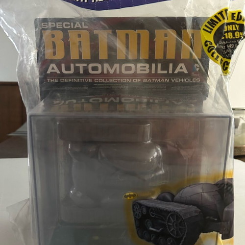 DC Batman Automobilia Special Bat Tank from The Dark Knight Returns, like new