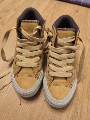Converse αθλητικά παπούτσια νούμερο 27 σαν καινούργια, χρυσαφί