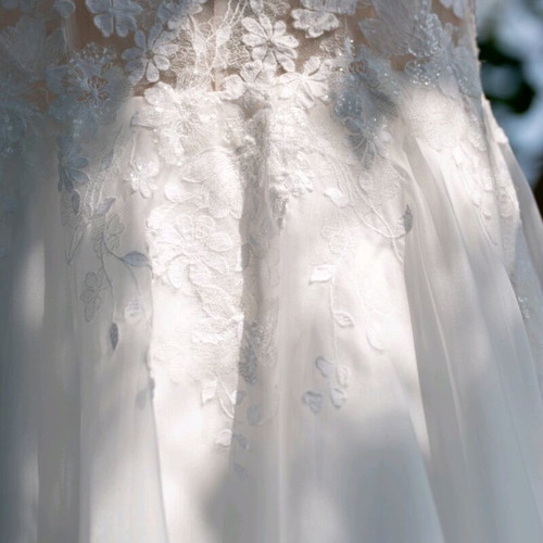 Justin Alexander wedding dress like new, white, lightweight, floral lace