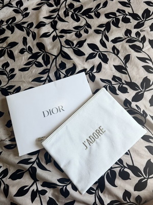 Dior J’Adore White Toiletry Bag New