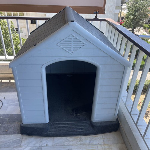 Dog house for large dogs like new