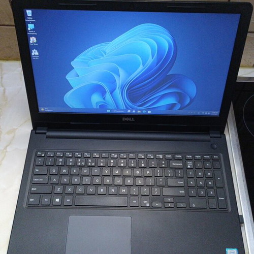 Laptop Dell Inspiron 15 like new with Intel Core i3 and 8GB RAM