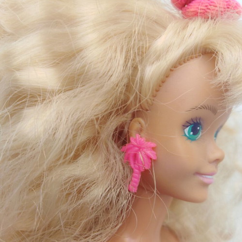 Sindy Hasbro Sun Club 1990 vintage doll like new with original clothes