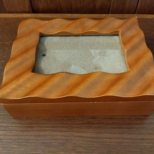 Wooden box like new with photo frame on top