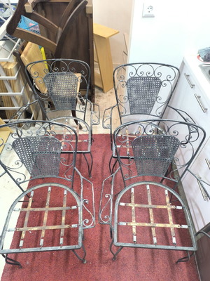 Fer forgé chairs used for outdoor space