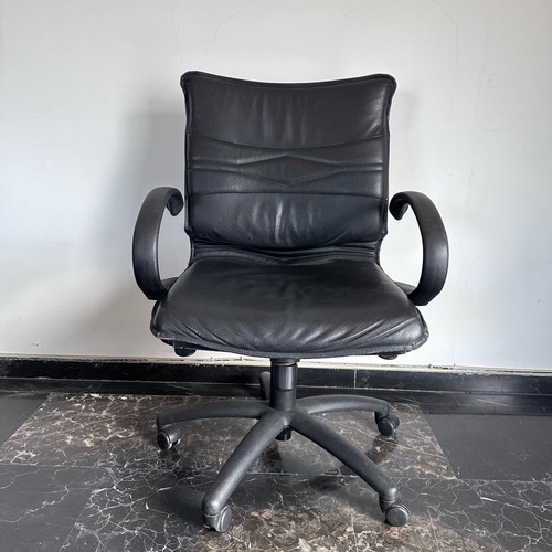 Office executive chair used, PU leather, ergonomic design