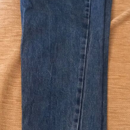 Jean with straight fit, relaxed comfortable, like new, size M