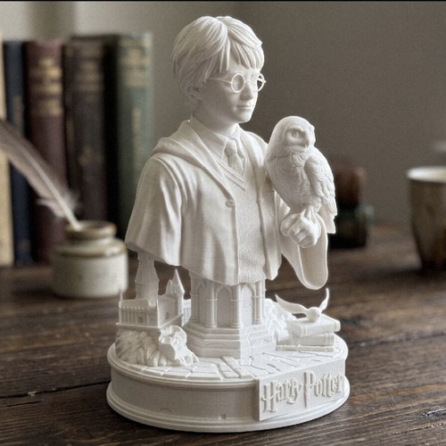 Harry Potter & Hedwig Diorama Bust new, wizarding world decor