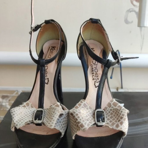 Katia Shoes women's high-heeled sandals used, black and beige