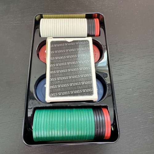 Poker Set from Status magazine like new
