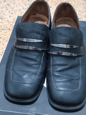 Cavalieri dress shoes used, size 40, black leather with buckle