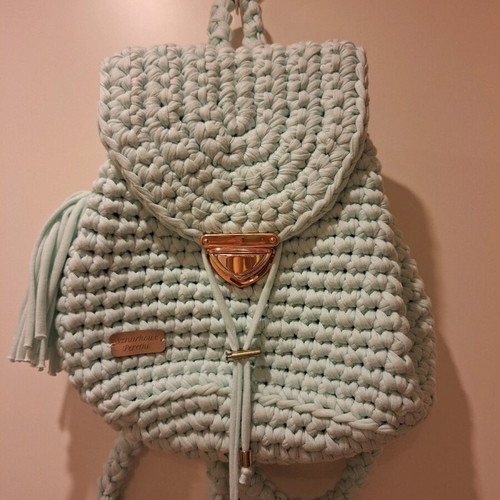 Knitted bagpack like new, turquoise