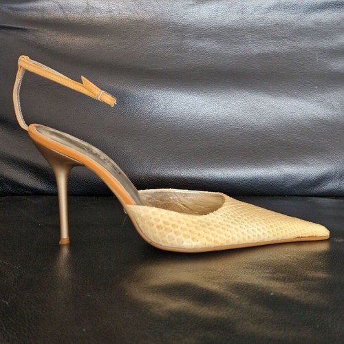 Bruni pointed shoes orange new, size 39