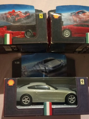 Μινιατούρες Ferrari 1:38 καινούργιες, σετ 3 με κουρδιστό μοτέρ