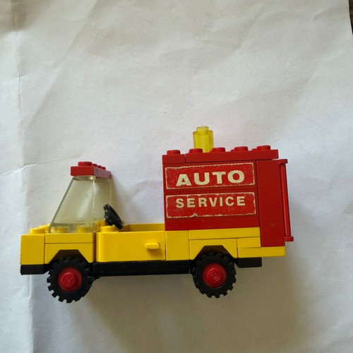 Lego Classic Town Auto Service Vintage Set 646-1, 43 pieces