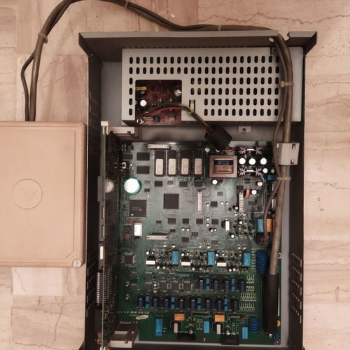 Samsung DCS816 telephone system used with 4 digital and 7 analog devices