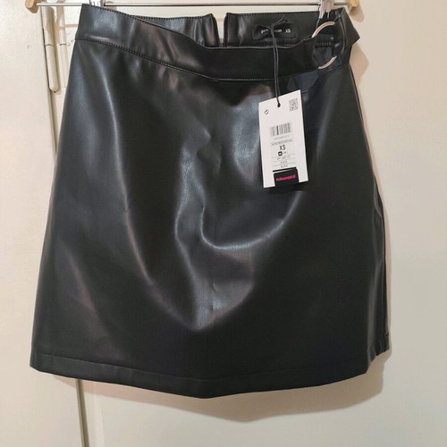 Mini skirt black faux leather XS new with ring detail