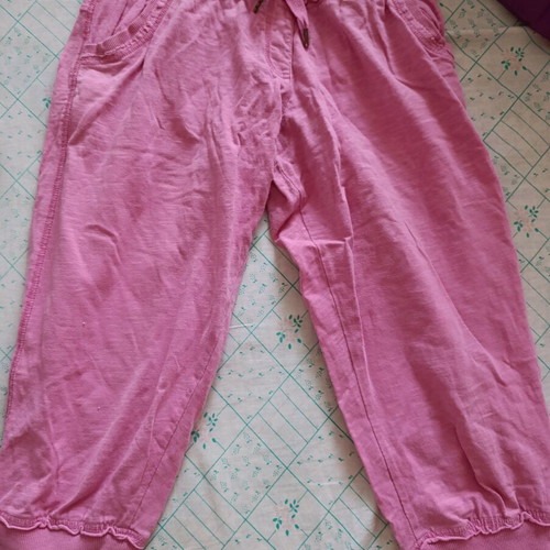 BodyTalk pink capri sports pants like new