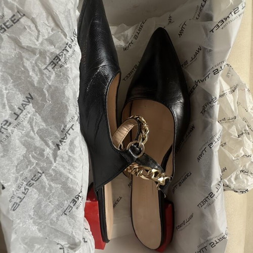 Wall Street Exclusive Collection Black Leather Slingback Flats like new
