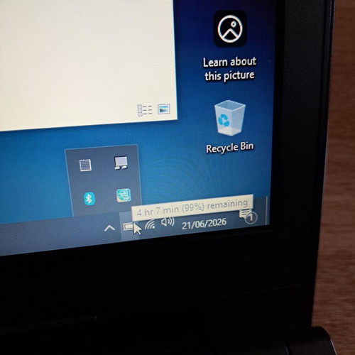 Dell Inspiron 15 3542 Laptop like new, i3 CPU, 8GB RAM, 500GB SSD