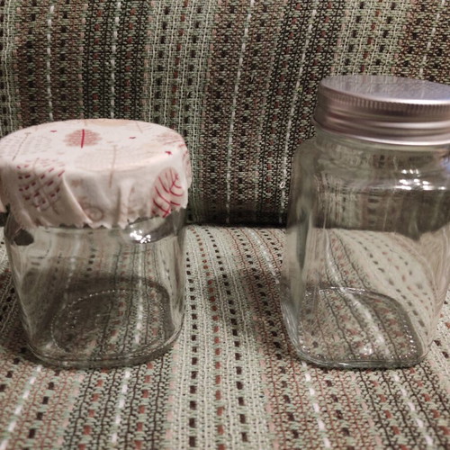 Square glass jars, set of 2