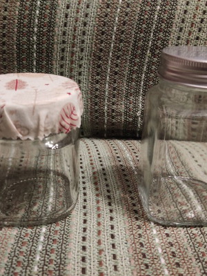 Square glass jars, set of 2