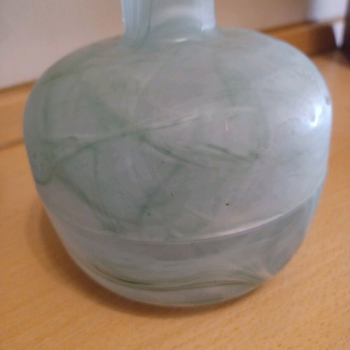 Frosted bowl with lid in green color