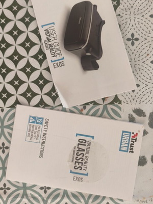 VR glasses Exos like new with original packaging