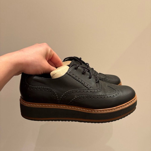 Oxford style women's high shoes used, size 37, black with brown detail